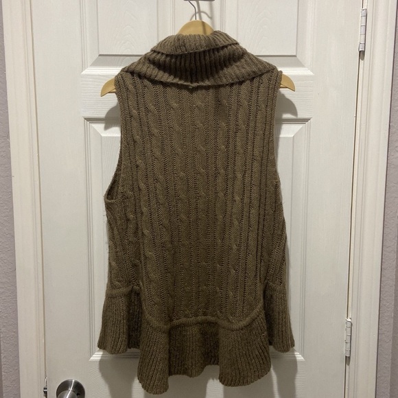 Private quarters Sleeveless brown cardigan - Picture 3 of 4
